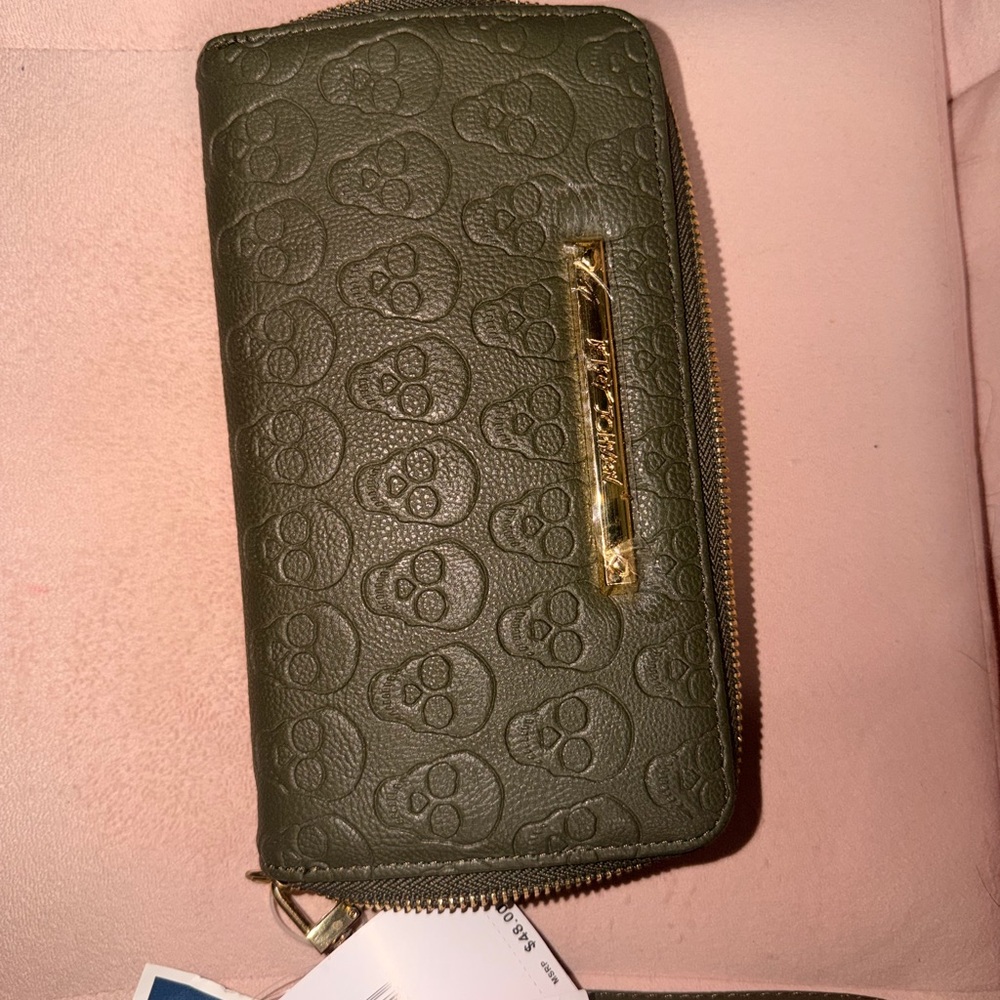 Olive Skull Embossed Wallet with Gold Accent